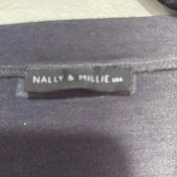 Nally & Millie USA Grey and light Grey Long Sleeve Top Size Large - Picture 2 of 5
